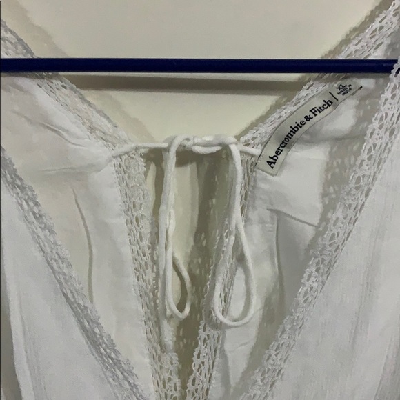 NWOT White Ruffle Blouse - Picture 4 of 4